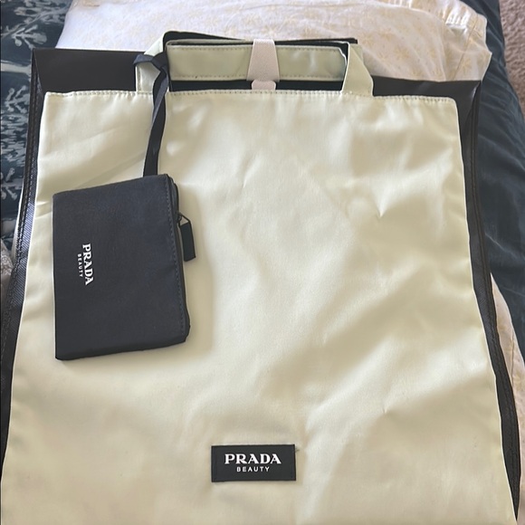 Prada Parfum Cream/Black Tote Bag with Distinctive Logo and Coin pouch - Picture 1 of 4